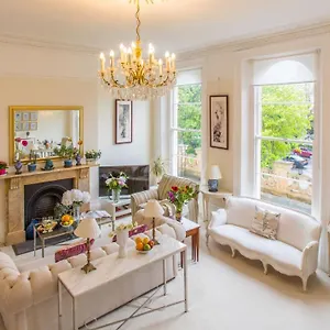 https://flat-3-6-lypiatt-terrace-cheltenham-gloucestershire-gl50-2sx.cardiffhotelswales.com