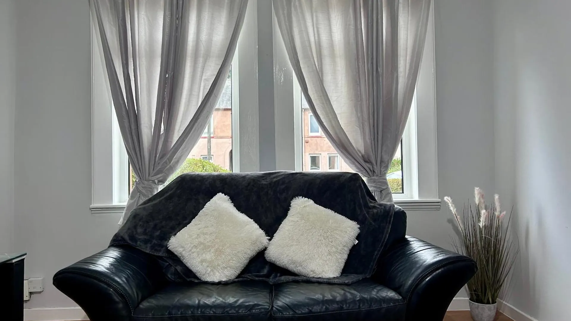 Apartment Urban Oasis:Perfect Stay In City Edinburgh